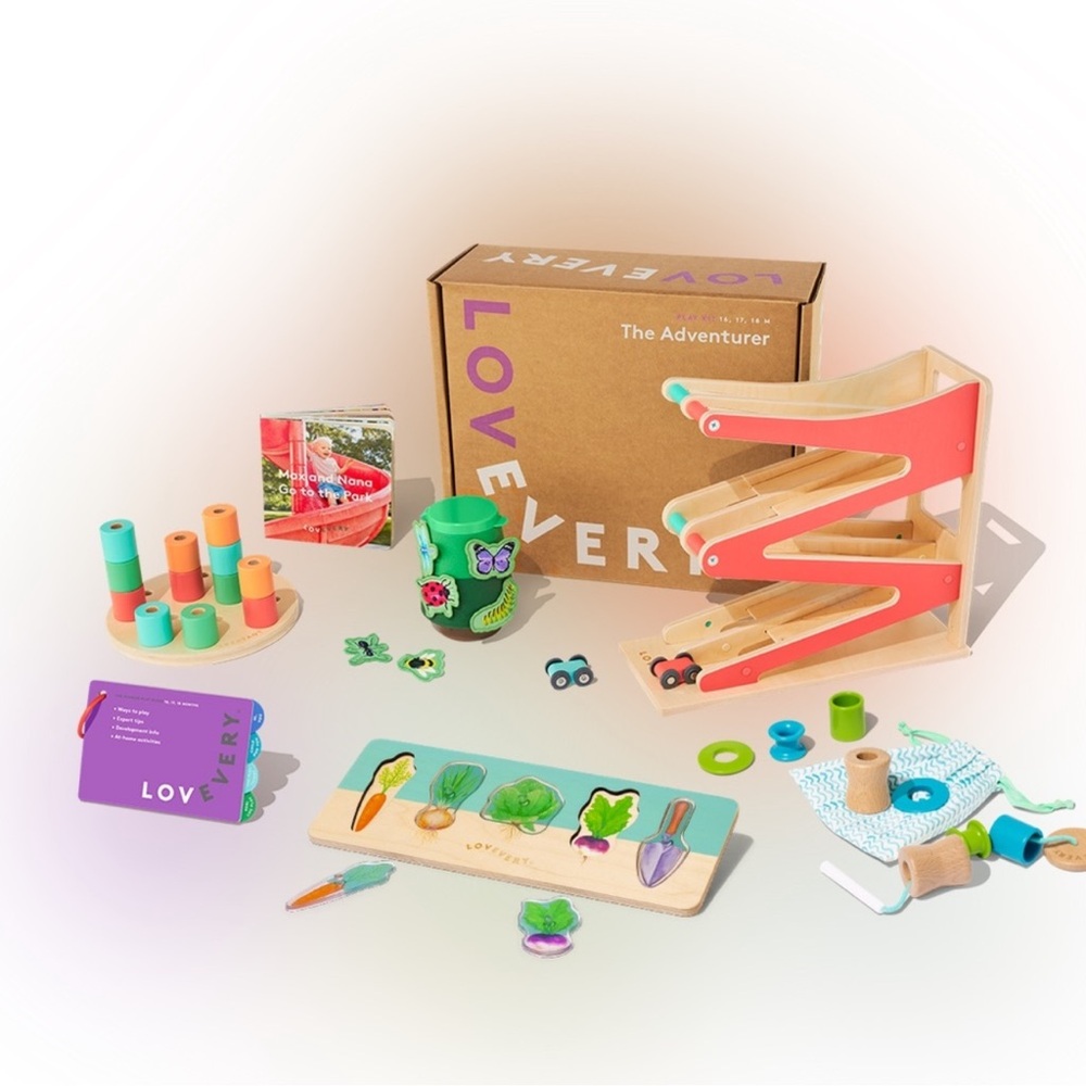 Lovevery - The Adventure Play Kit + Book Bundle Months 16, 17, 18